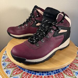 Columbia Newton Ridge Plus Womens Sz 10 Wide Marionberry Waterproof Hiking Boots